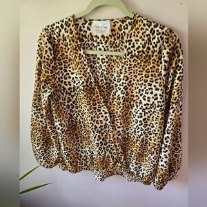 Sadie & SageStyle: Long Sleeve Surplice Wrap TopPattern: Leopard / Cheeta small